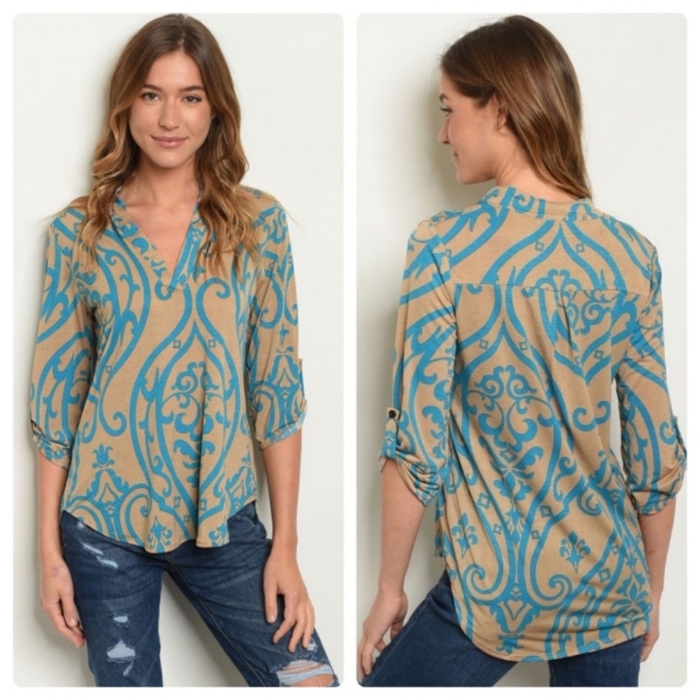 🩵Pretty and Stretchy Tan and Blue Top, Size Medium